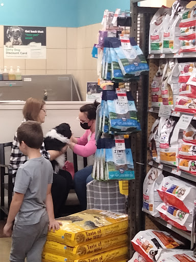 Pet Supply Store «Pet Supplies Plus», reviews and photos, 209 Towne Dr, Elizabethtown, KY 42701, USA