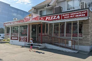 Louis Pizza (McArthur, Ottawa) image