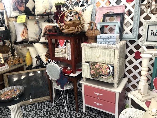 Antique Store «Hidden Talent Gifts & Antiques», reviews and photos, 400 S Main St, McGregor, TX 76657, USA
