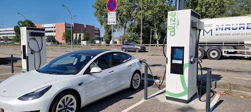 Borne de recharge de véhicules électriques RÉVÉO Charging Station Saint-Alban
