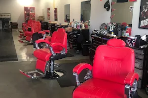 Louis’ Barber & Beauty Studio image