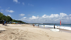 Photo de Plage de Kuta avec rivage droit, long