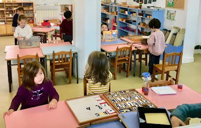 École Montessori - Le Petit d'Homme