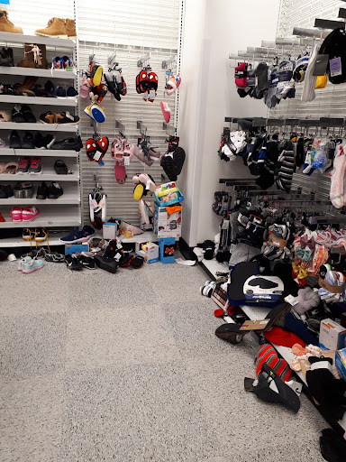 Clothing Store «Ross Dress for Less», reviews and photos, 3129 Market Center Drive, Morrisville, NC 27560, USA