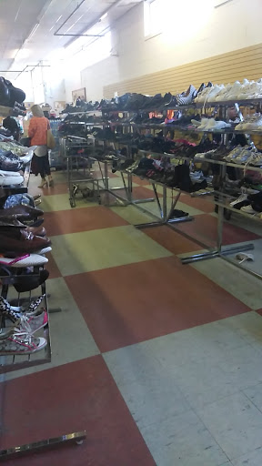 Thrift Store «Salvation Army», reviews and photos, 228 E New Cir Rd, Lexington, KY 40505, USA