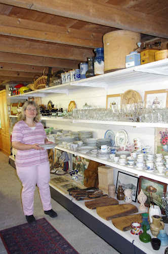 Rezensionen über Flohmarkt-Walensee Corina Camenisch in Glarus Nord - Markt