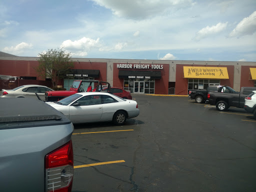 Hardware Store «Harbor Freight Tools», reviews and photos, 668 N. Riverside, Clarksville, TN 37040, USA