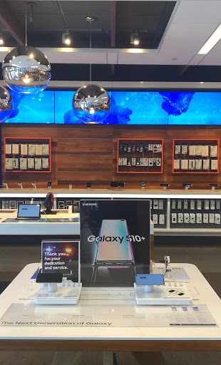 Cell Phone Store «AT&T», reviews and photos, 1580 E 14th St, San Leandro, CA 94577, USA