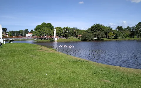 Parque Lacustre- O Lago image