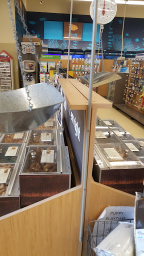 Pet Supply Store «Petco Animal Supplies», reviews and photos, 821 E Expy 83, Weslaco, TX 78599, USA