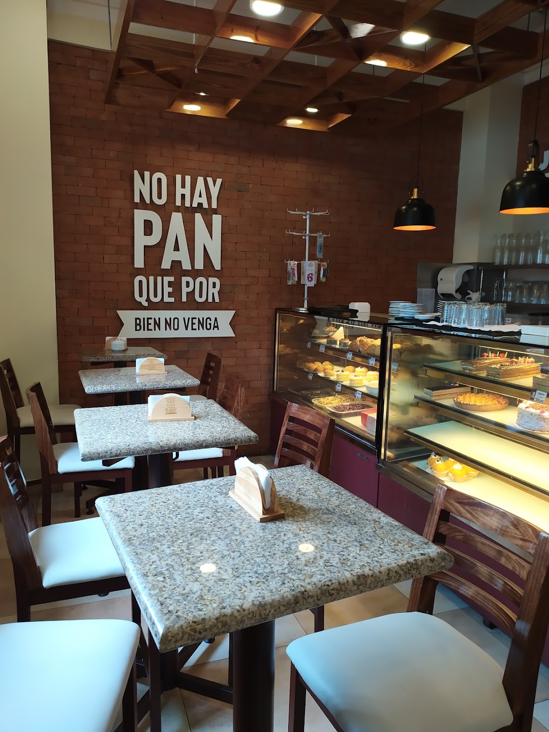Panadería Pastelería & Cafetería El Gran Molino Colon