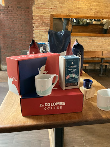 Coffee Shop «La Colombe Coffee Roasters», reviews and photos, 1552 N Damen Ave, Chicago, IL 60622, USA