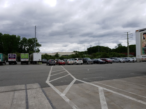 Furniture Store «Raymour & Flanigan Furniture», reviews and photos, 30 Dunnigan Dr, Suffern, NY 10901, USA