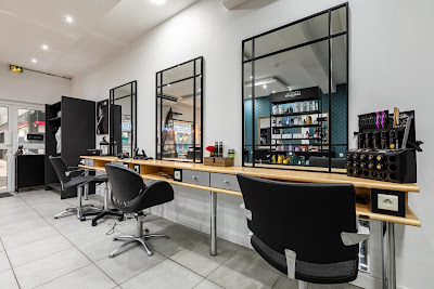 CHEVEUX UNE COUPE à La Rochelle