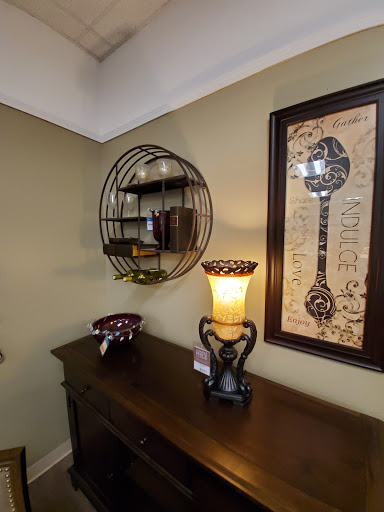 Furniture Store «Raymour & Flanigan Furniture and Mattress Store», reviews and photos, 85 Viewmont Mall, Scranton, PA 18508, USA