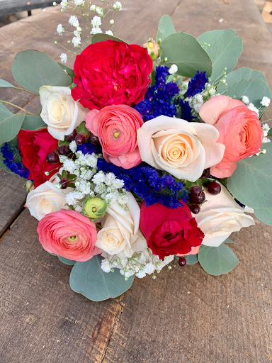 Florist «Forest Lake Floral, Gift & Garden», reviews and photos, 508 Lake St S, Forest Lake, MN 55025, USA