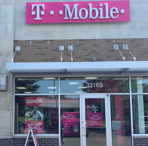 Cell Phone Store «T-Mobile», reviews and photos, 33169 W 8 Mile Rd B, Livonia, MI 48152, USA