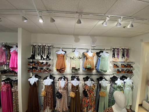 Shopping Mall «Meridian Mall», reviews and photos, 1982 W Grand River Ave, Okemos, MI 48864, USA