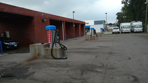 Quarter-Operated Self Carwash and Vacuums en Richmond