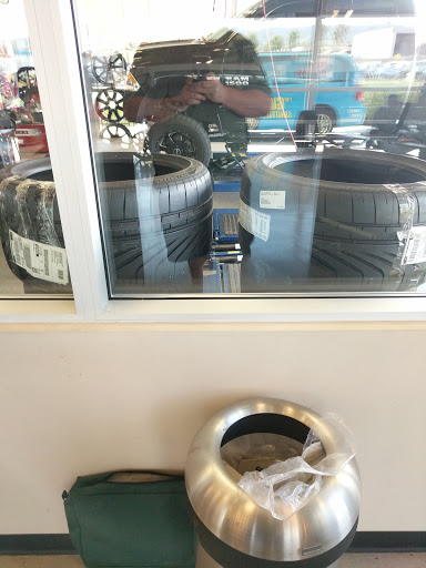 Big Brand Tire & Service image