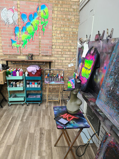 Airbrushing Service «Midwest Ink Airbrushing & Custom T-shirt Screen Print Shop», reviews and photos, 4733 S Ashland Ave, Chicago, IL 60609, USA