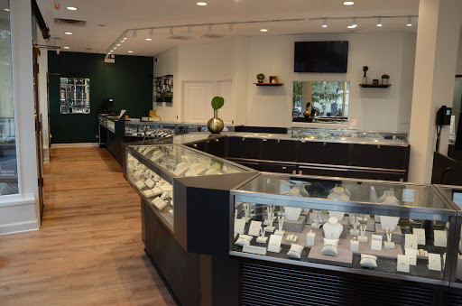 Jewelry Store «Oak Park Jewelers», reviews and photos, 101 S Marion St, Oak Park, IL 60302, USA