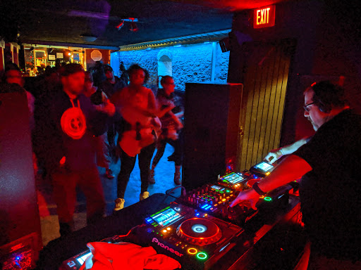 Night Club «The Mad Frog», reviews and photos, 1 E McMillan St, Cincinnati, OH 45219, USA