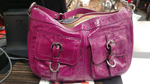 Shopping Mall «Cross Pointe Shopping Center», reviews and photos, 101 E Alex Bell Rd, Centerville, OH 45459, USA