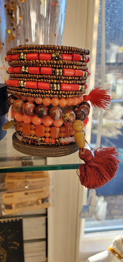 Jewelry Store «Knock Knock Boutique», reviews and photos, 110 W Chocolate Ave, Hershey, PA 17033, USA