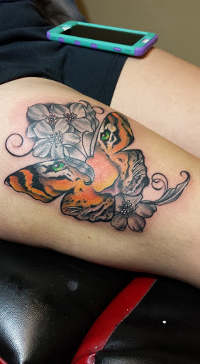 Tattoo Shop «Red Room Social Club Emporium», reviews and photos, 115 W Nepessing St, Lapeer, MI 48446, USA