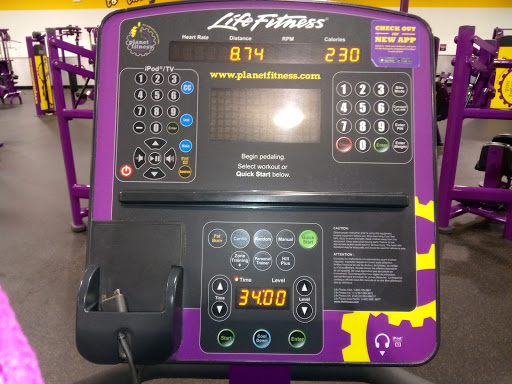 Gym «Planet Fitness - Chicago (Little Village), IL», reviews and photos, 2558 W Cermak Rd, Chicago, IL 60608, USA