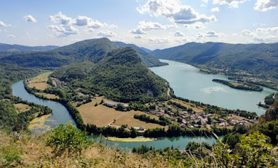 Vallée de l'Ain à Poncin