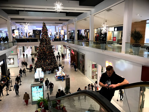 Shopping Mall «Westfield Fashion Square», reviews and photos, 14006 Riverside Dr, Sherman Oaks, CA 91423, USA