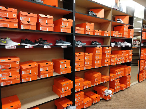 Shoe Store «Famous Footwear», reviews and photos, 6865 Sierra Center Pkwy, Reno, NV 89511, USA