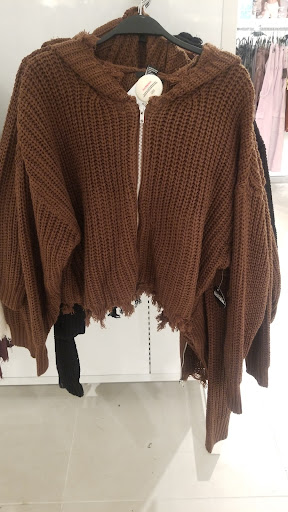 Clothing Store «F21 RED», reviews and photos, 121 Pavilion Pkwy A, Fayetteville, GA 30214, USA