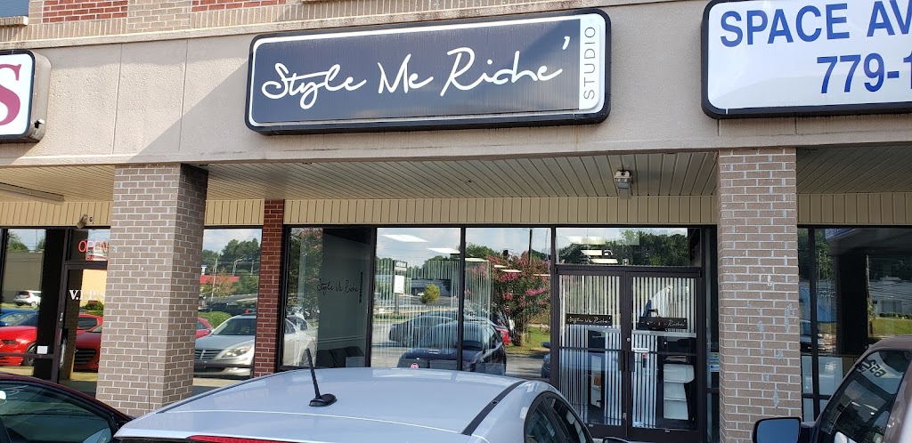 Style Me Riche' Studio 29210