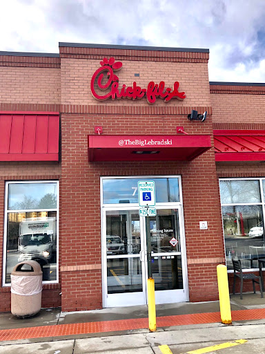 Fast Food Restaurant «Chick-fil-A», reviews and photos, 701 N Milwaukee Ave Ste 360, Vernon Hills, IL 60061, USA