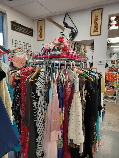 Our Garage thrift store&Donation Center (up to 20%0ff to donors）