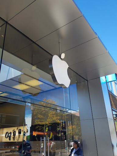 Computer Store «Apple Uptown», reviews and photos, 3018 Hennepin Ave, Minneapolis, MN 55408, USA