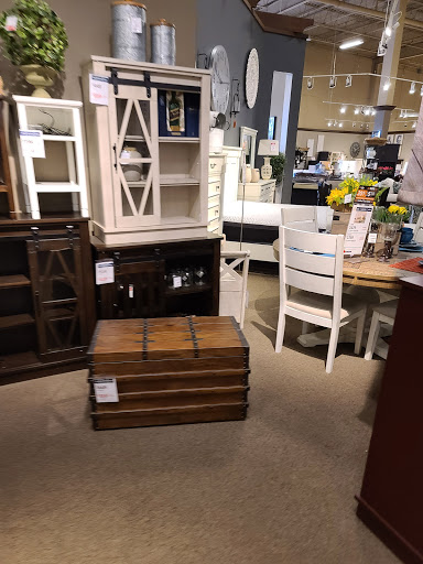 Furniture Store «Ashley HomeStore», reviews and photos, 925 Paterson Plank Rd, Secaucus, NJ 07094, USA