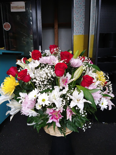 Florist «Flowers Vs Flowers», reviews and photos, 414 Main St, Paterson, NJ 07501, USA