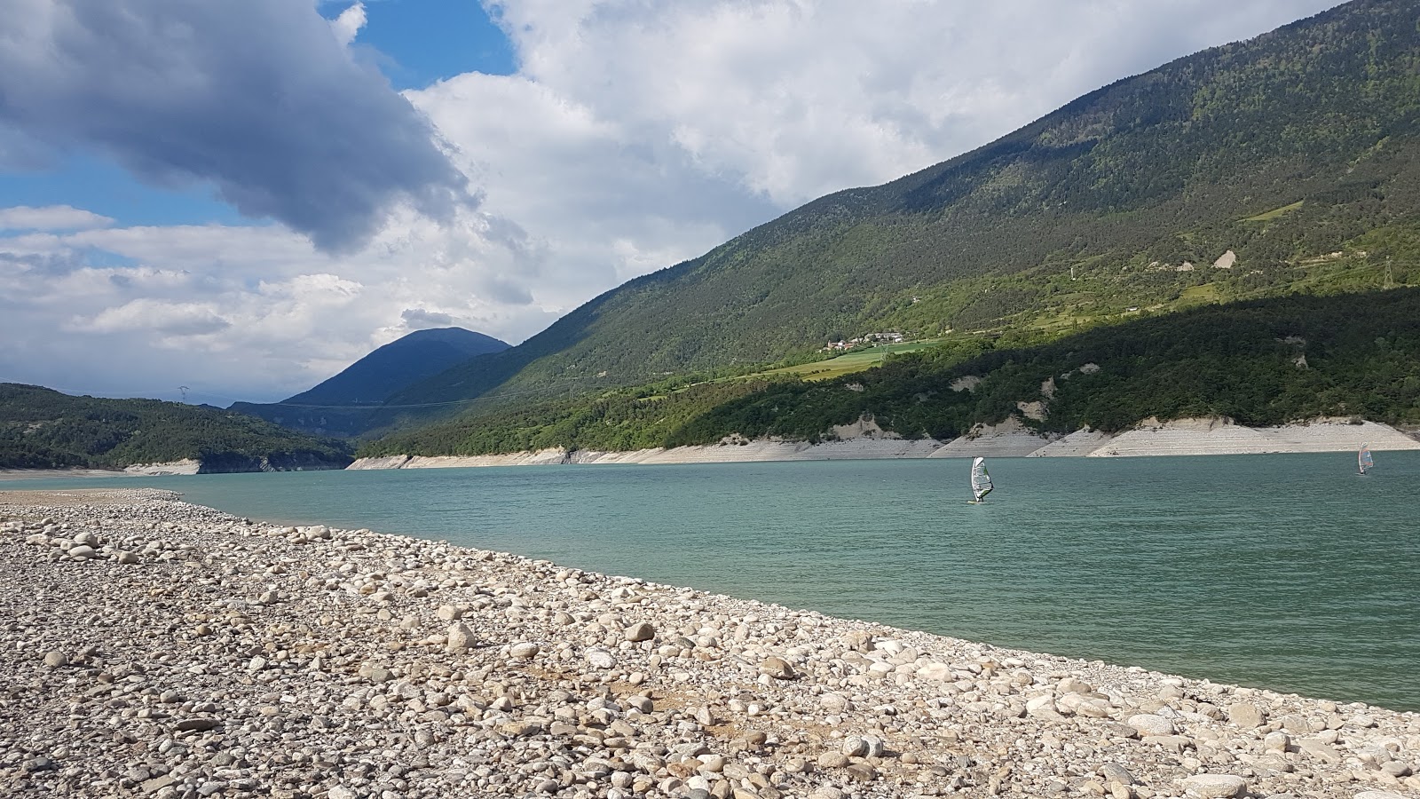 Foto von Plage Nord du Monteynard - beliebter Ort unter Entspannungskennern
