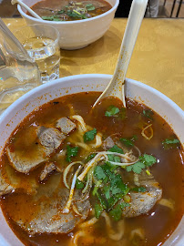 Goveja juha du Restaurant servant des nouilles chinoises Les Pâtes Vivantes de Lyon - n°10