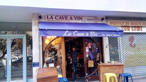 Caviste La Cave a Vins de claret Toulon