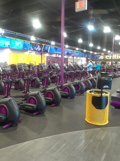 Gym «Planet Fitness», reviews and photos, 4001 California Ave, Bakersfield, CA 93309, USA