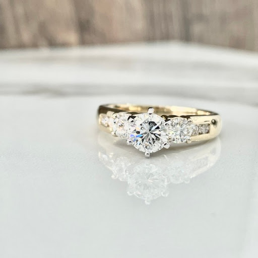 Jewelry Store «Georgetown Jewelers Inc», reviews and photos, 351 Georgetown Square, Wood Dale, IL 60191, USA