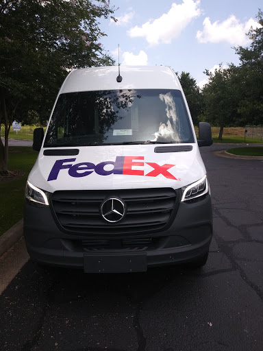 Shipping and Mailing Service «FedEx Ship Center», reviews and photos, 10781 Coursey Blvd, Baton Rouge, LA 70816, USA
