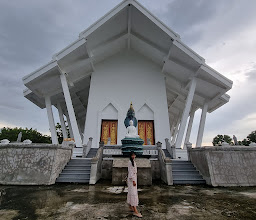 วัดสัจจธรรมอุเทนถวาย photo