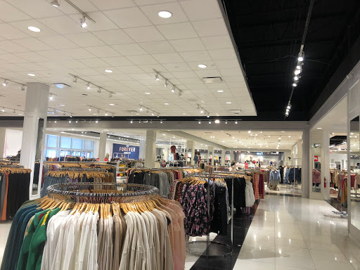 Clothing Store «Forever 21», reviews and photos, 651 Kapkowski Rd, Elizabeth, NJ 07201, USA