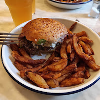 Plats et boissons du Restaurant de hamburgers Les Burgers de Colette - Rennes - n°3